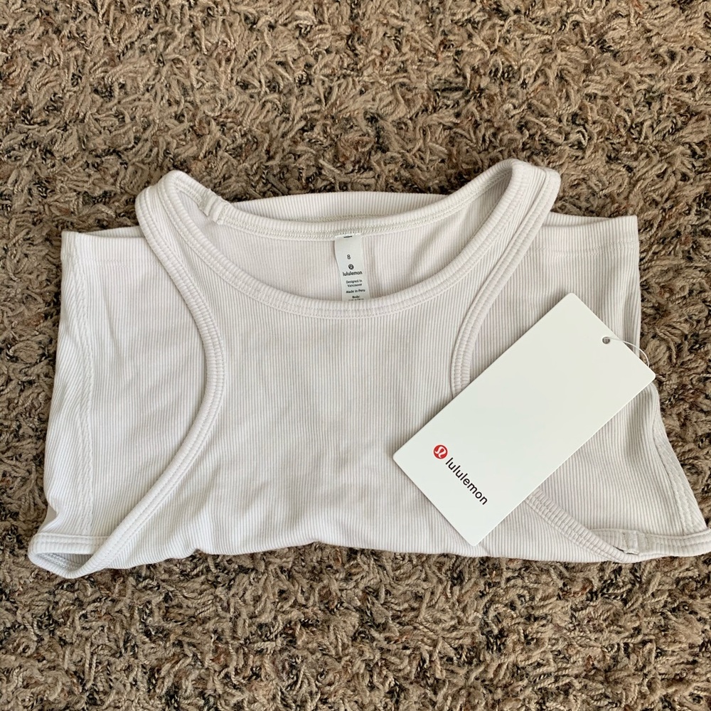 Lululemon cropped tank top